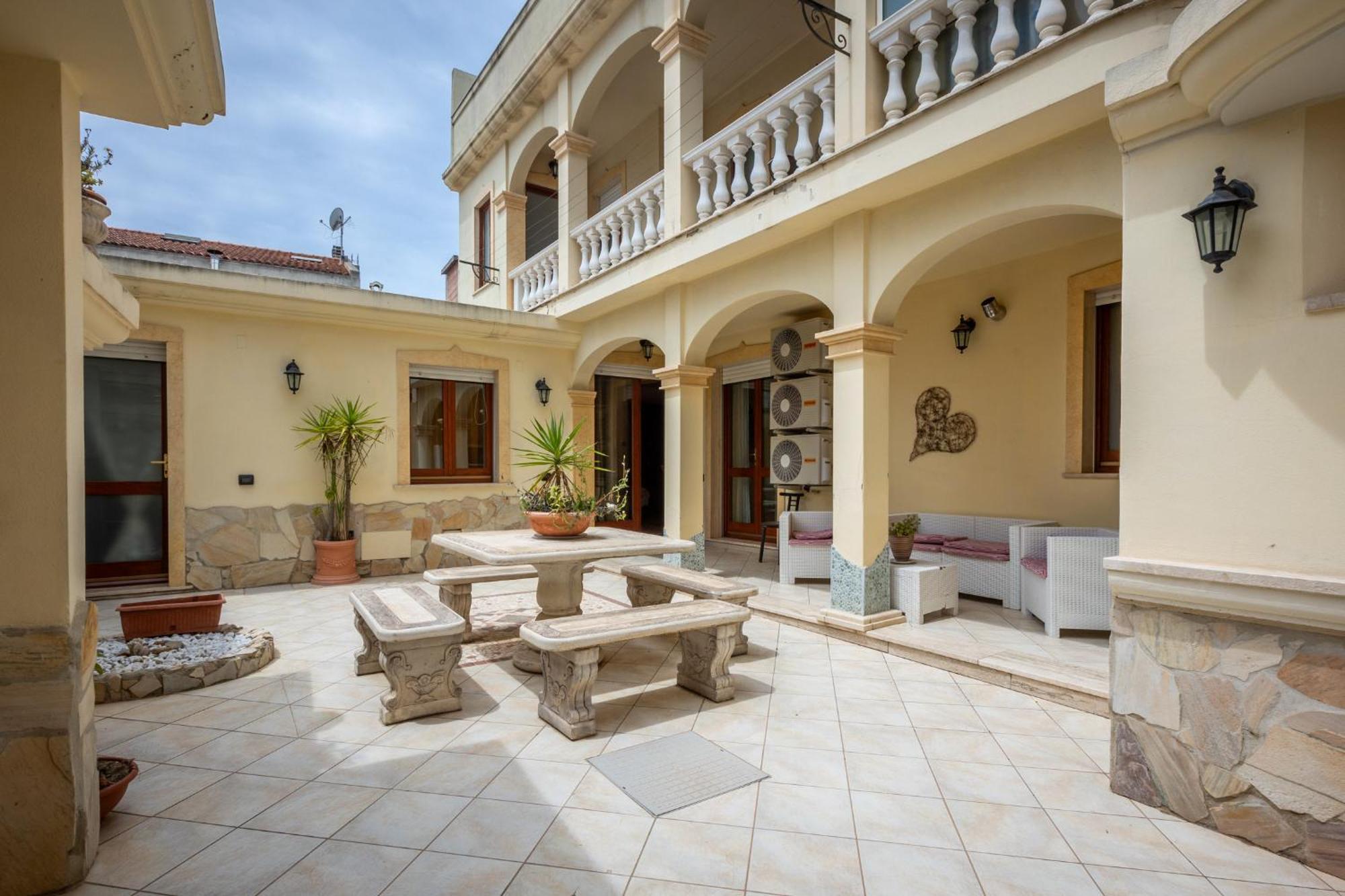 La Casa Di Tonina Lägenhet Quartu SantʼElena Exteriör bild