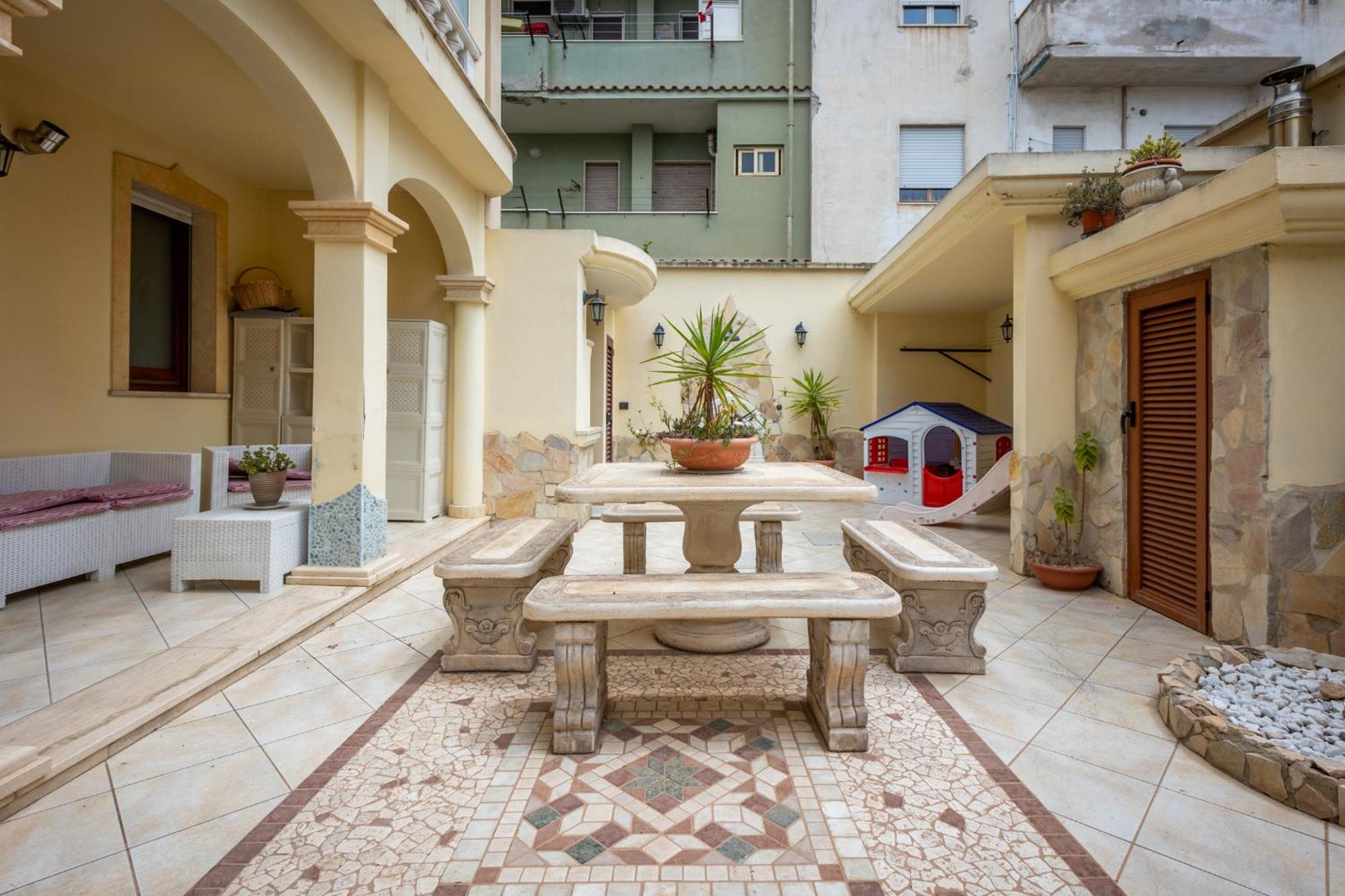 La Casa Di Tonina Lägenhet Quartu SantʼElena Exteriör bild