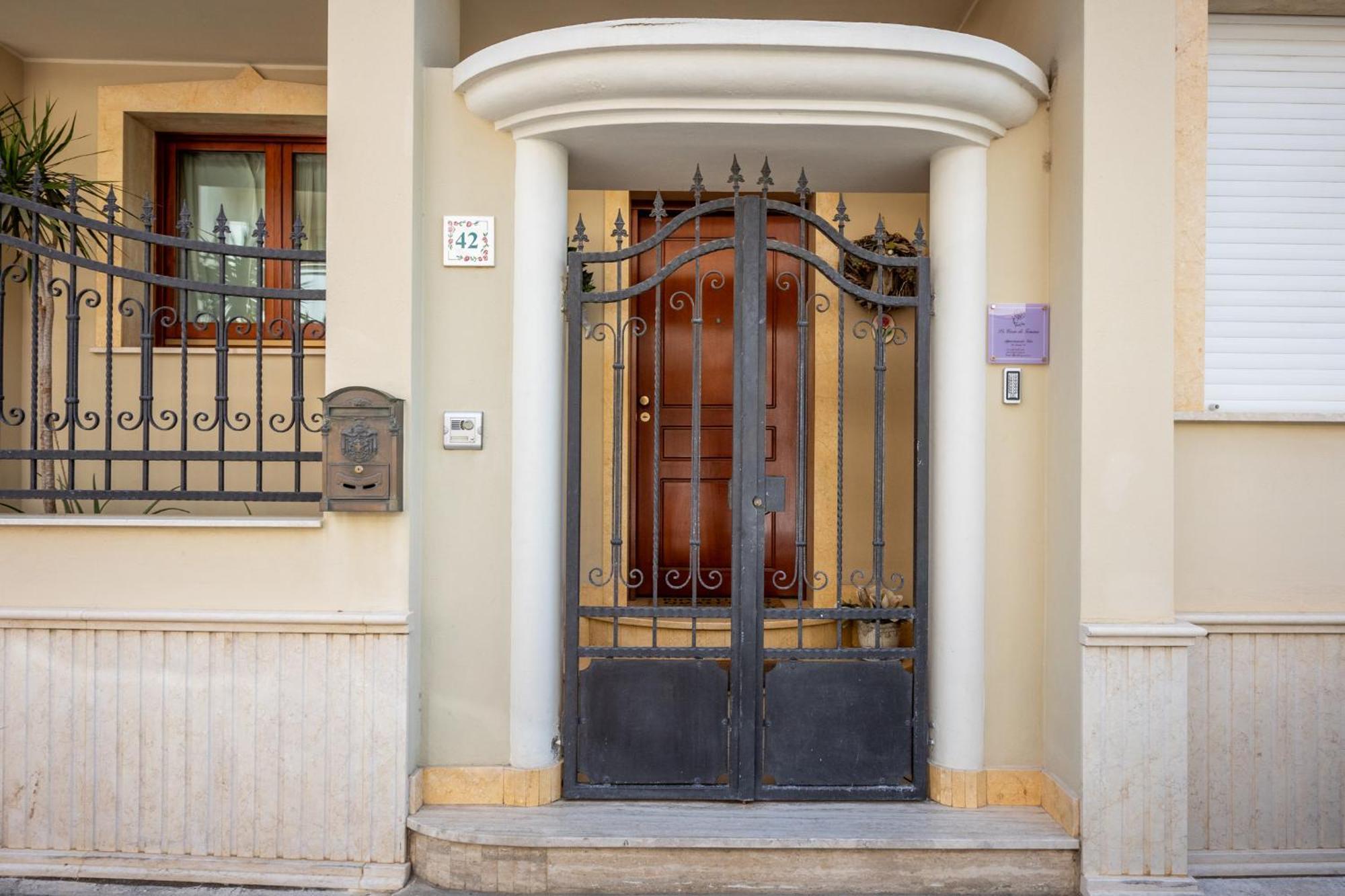 La Casa Di Tonina Lägenhet Quartu SantʼElena Exteriör bild